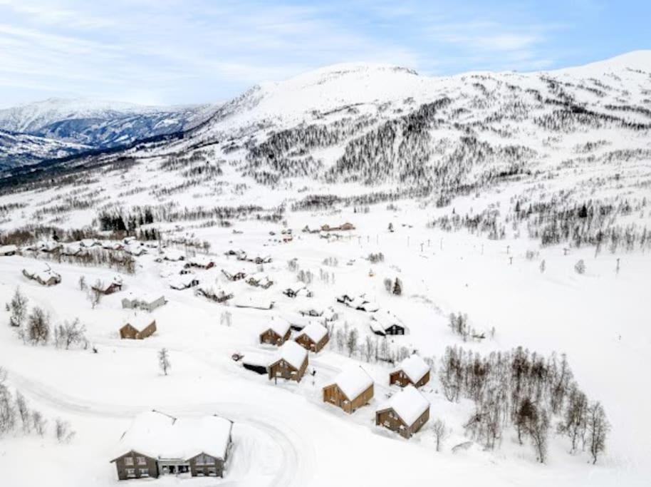 Flygende Utsiktshytte Med Magisk Utsikt Sogndal Exterior photo